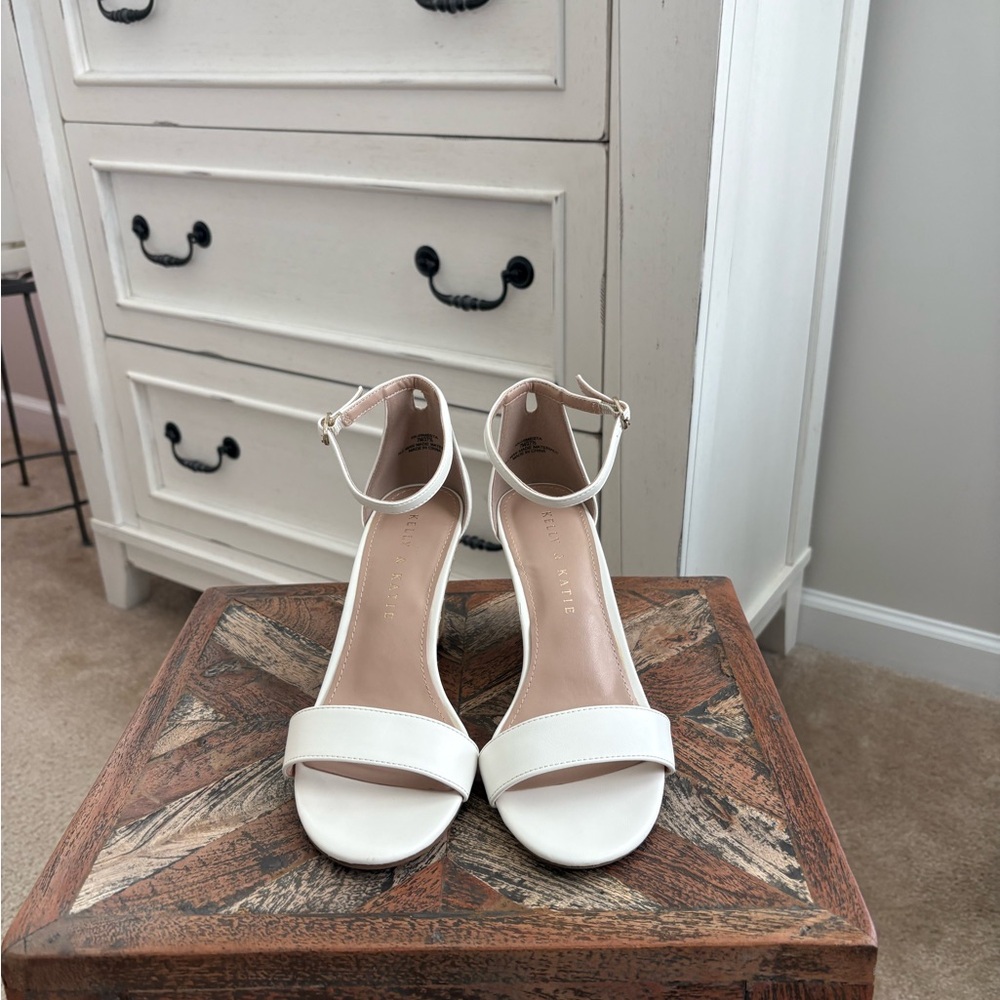 Kelly & Katie Women's White Hailee Espadrille Wedge Dress Sandal Size 7